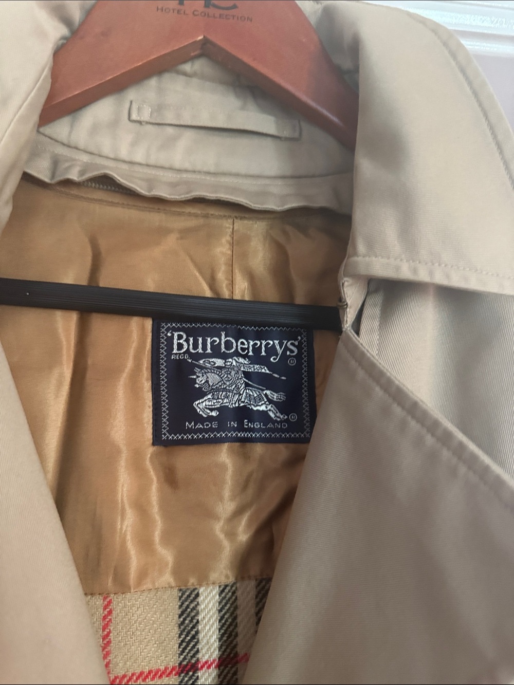 Burberry Beige Trench Coat with Signature Check Lining - Picture 2 of 8